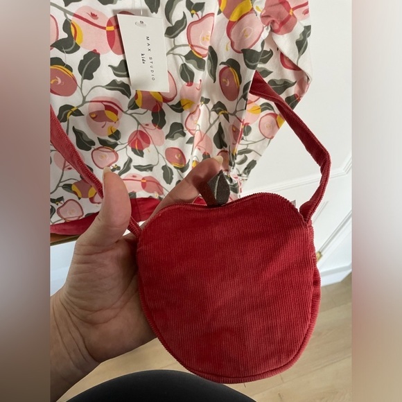 Max Studio Kids toddler outfit top velvet skirt and berry crossbody handbag 3t - Picture 3 of 4